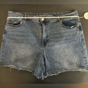 Addition elle Plus Jean Shorts